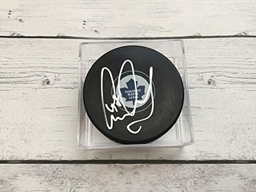 Leo Komarov İmzalı Toronto Maple Leafs Hokey Diski İmzalı NHL d - İmzalı NHL Diskleri